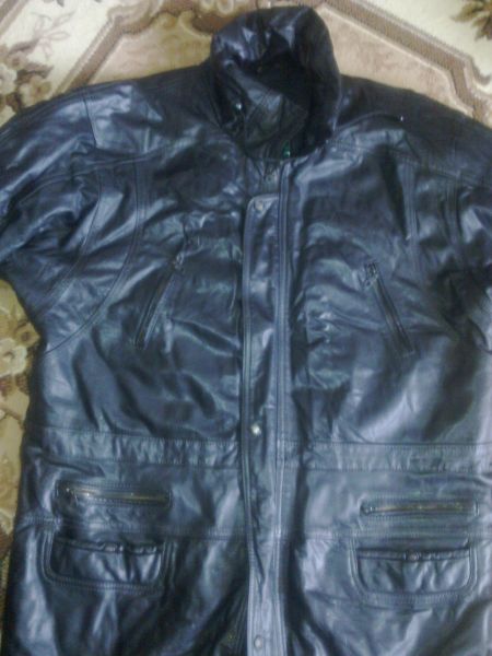 Продам Продается мужская кожання куртка
